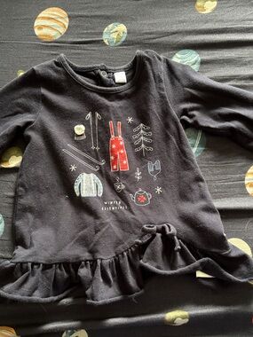 Petit Lem Black Long-Sleeve Ruffle Hem Top with Red Ski Pant Graphic